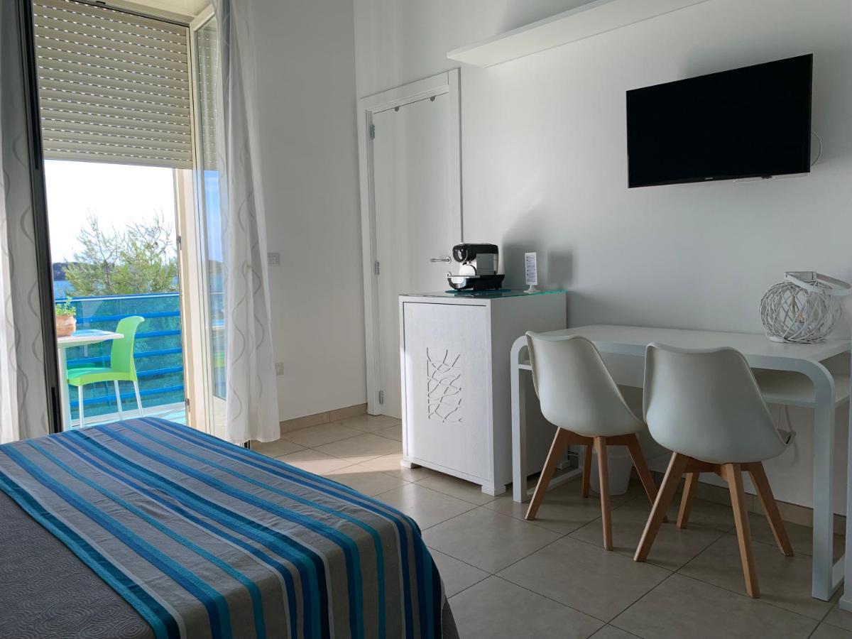 Frontemare Rooms Porto Cesareo Eksteriør billede